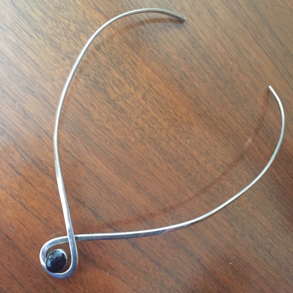 Beautiful heavy sterling silver onyx collar